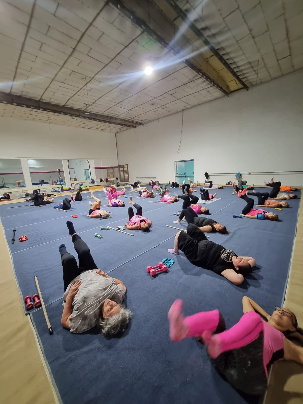Clase de actividad física en grupo