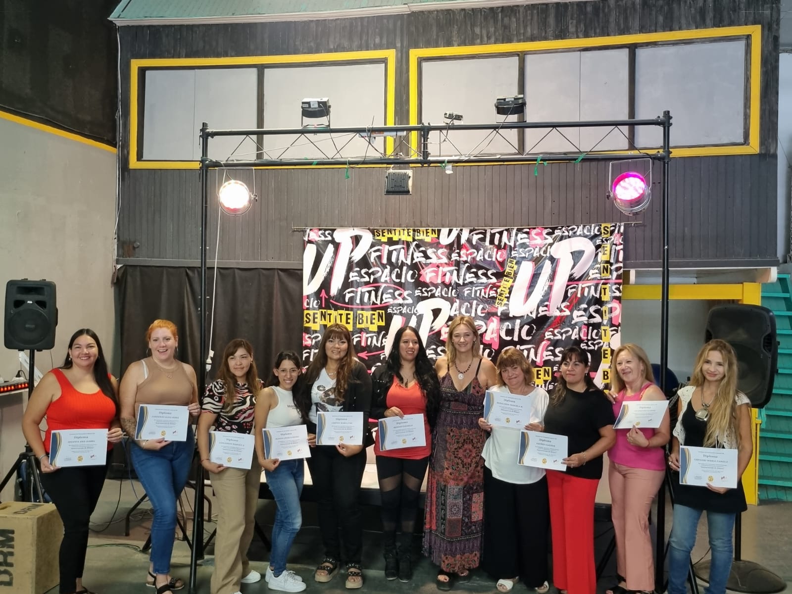 Entrega de certificados del Instituto VM